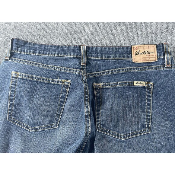 Levi Strauss Jeans Women's Size 10 Blue Med Wash Stretch Low Rise Bootcut - Picture 6 of 12